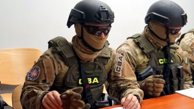 Naczelnik Urzędu Skarbowego i komornik skarbowy zatrzymani na gorącym uczynku